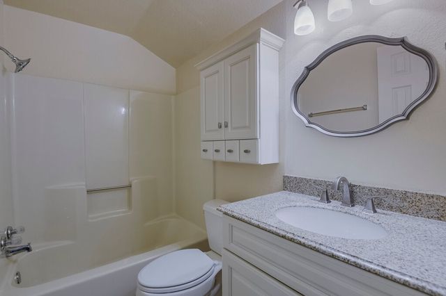 211 Faircrest Drive, Arlington, TX 76018