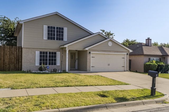 211 Faircrest Drive, Arlington, TX 76018