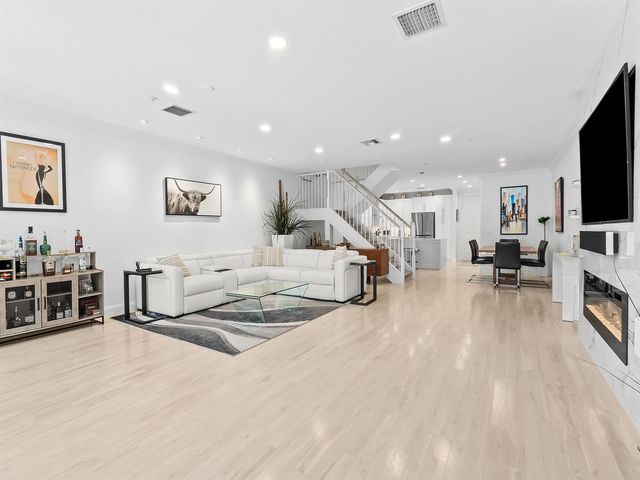 1806 NE 26th Avenue, Fort Lauderdale, FL 33305