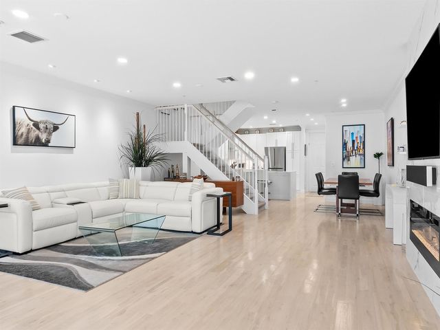 1806 NE 26th Avenue, Fort Lauderdale, FL 33305