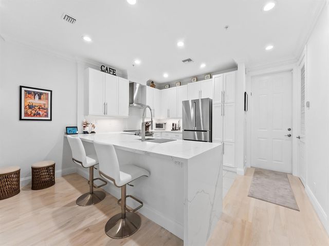 1806 NE 26th Avenue, Fort Lauderdale, FL 33305