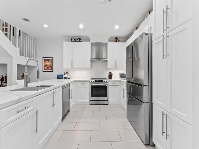 1806 NE 26th Avenue, Fort Lauderdale, FL 33305