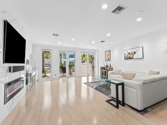 1806 NE 26th Avenue, Fort Lauderdale, FL 33305