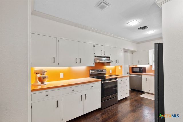 2506 Bon Aire Avenue, Victoria, TX 77901