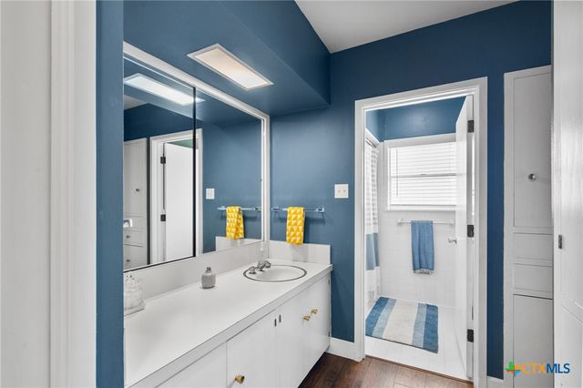 2506 Bon Aire Avenue, Victoria, TX 77901