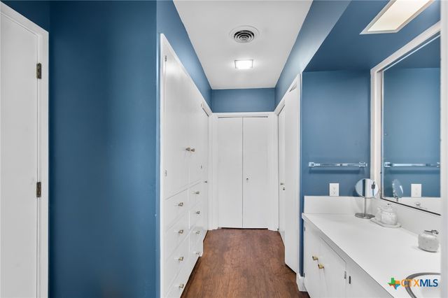 2506 Bon Aire Avenue, Victoria, TX 77901