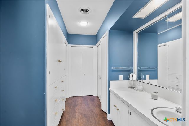 2506 Bon Aire Avenue, Victoria, TX 77901