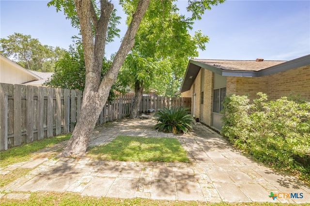 2506 Bon Aire Avenue, Victoria, TX 77901