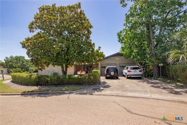 2506 Bon Aire Avenue, Victoria, TX 77901