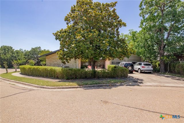 2506 Bon Aire Avenue, Victoria, TX 77901