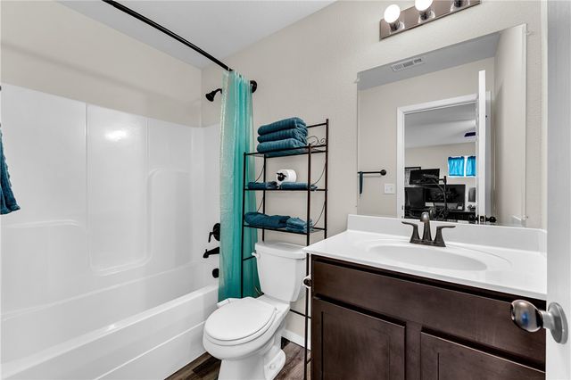 387 Cooper Street, Huntsville, AR 72740