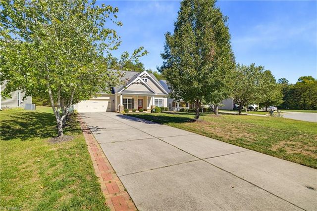 5204 Helsley Court, Summerfield, NC 27358