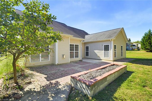 5204 Helsley Court, Summerfield, NC 27358