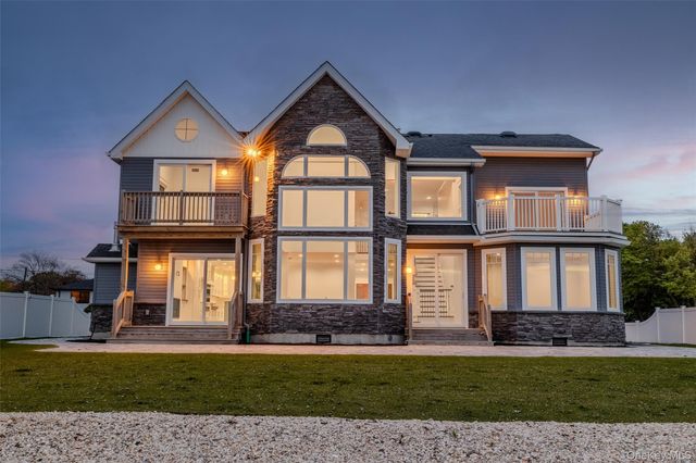 72 Grandview Drive, Shirley, NY 11967