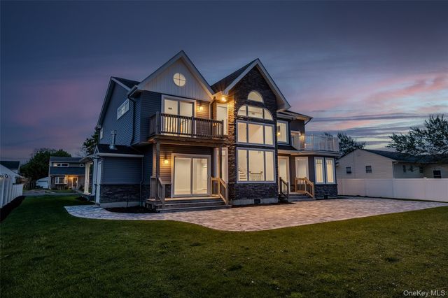 72 Grandview Drive, Shirley, NY 11967