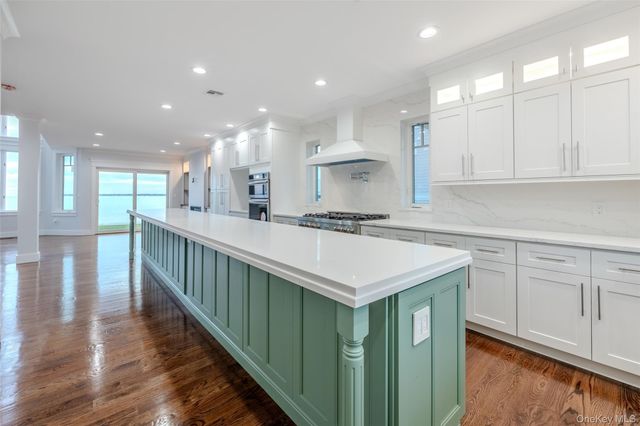 72 Grandview Drive, Shirley, NY 11967