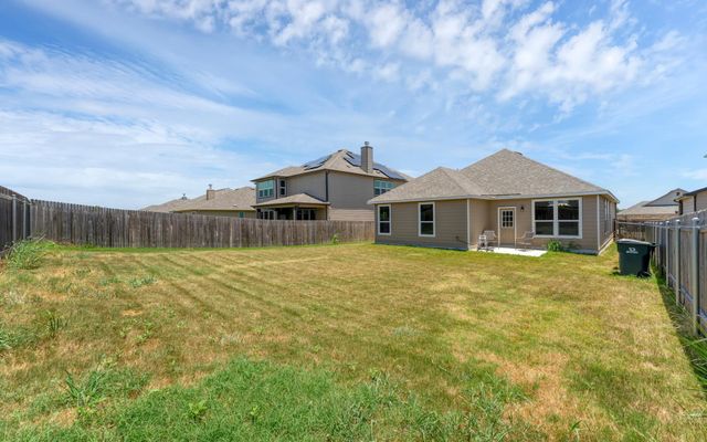 229 Kennicott DR, Kyle, TX 78640