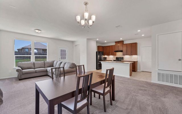 229 Kennicott DR, Kyle, TX 78640