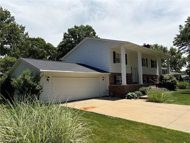 4491 Merlin Drive, Uniontown, OH 44685