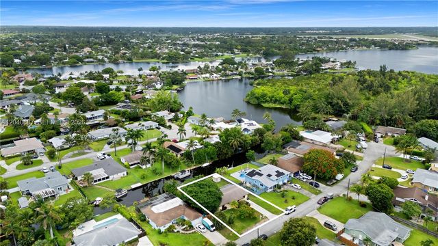 6839 Tradewind Way, Lake Worth, FL 33462