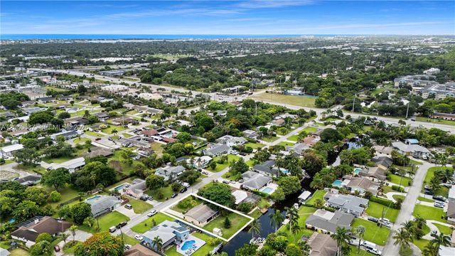6839 Tradewind Way, Lake Worth, FL 33462