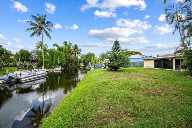 6839 Tradewind Way, Lake Worth, FL 33462