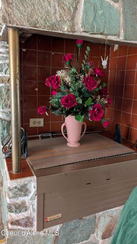 3176 Porthill Loop, Bonners Ferry, ID 83805