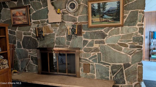 3176 Porthill Loop, Bonners Ferry, ID 83805