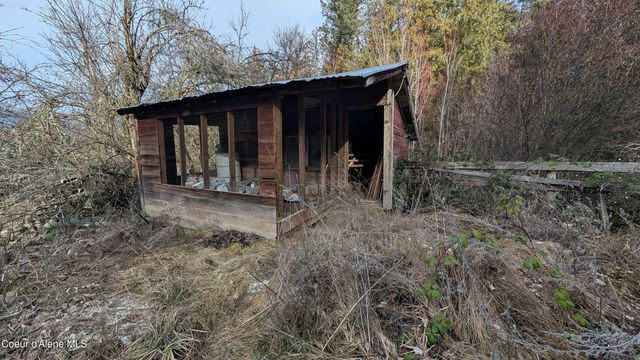 3176 Porthill Loop, Bonners Ferry, ID 83805