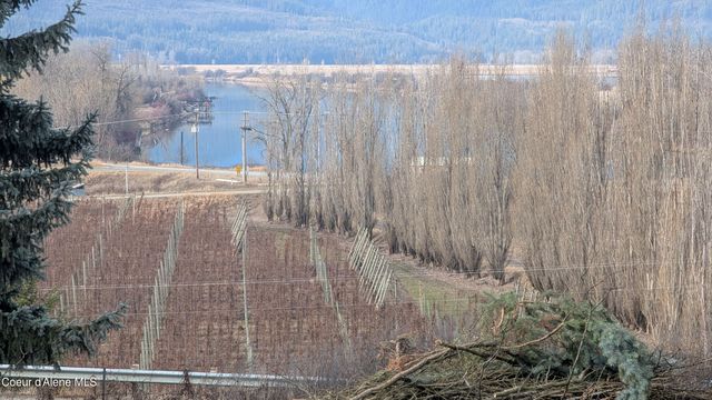 3176 Porthill Loop, Bonners Ferry, ID 83805