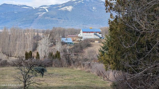 3176 Porthill Loop, Bonners Ferry, ID 83805