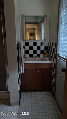 3176 Porthill Loop, Bonners Ferry, ID 83805