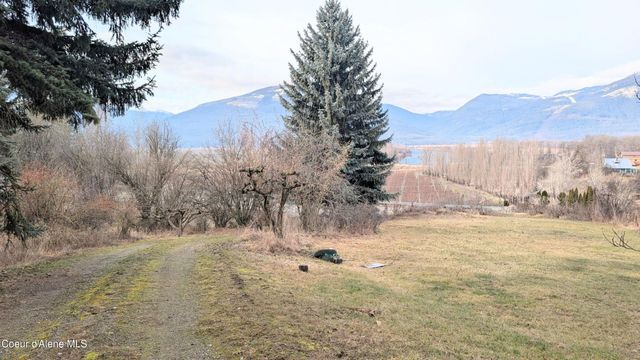3176 Porthill Loop, Bonners Ferry, ID 83805