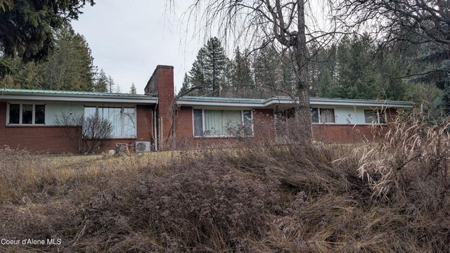 3176 Porthill Loop, Bonners Ferry, ID 83805