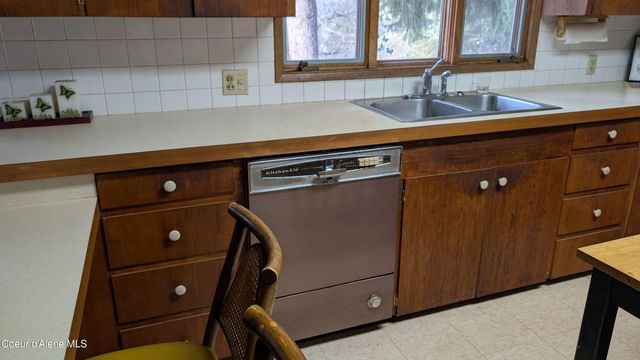 3176 Porthill Loop, Bonners Ferry, ID 83805