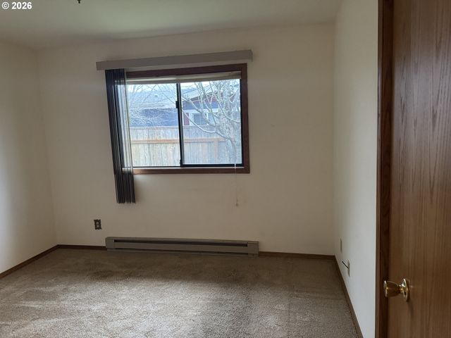 870 Sw 12TH St, Bandon, OR 97411