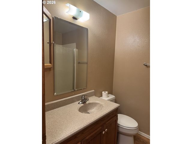 870 Sw 12TH St, Bandon, OR 97411