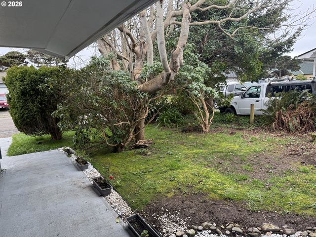 870 Sw 12TH St, Bandon, OR 97411