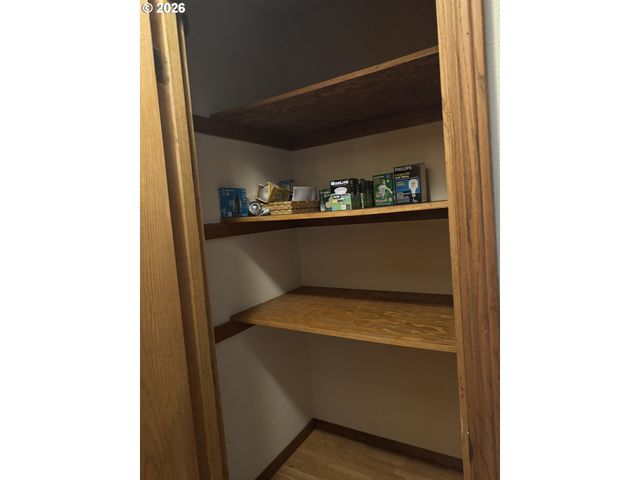 870 Sw 12TH St, Bandon, OR 97411