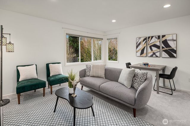 27182 SE 27th Street, Sammamish, WA 98075