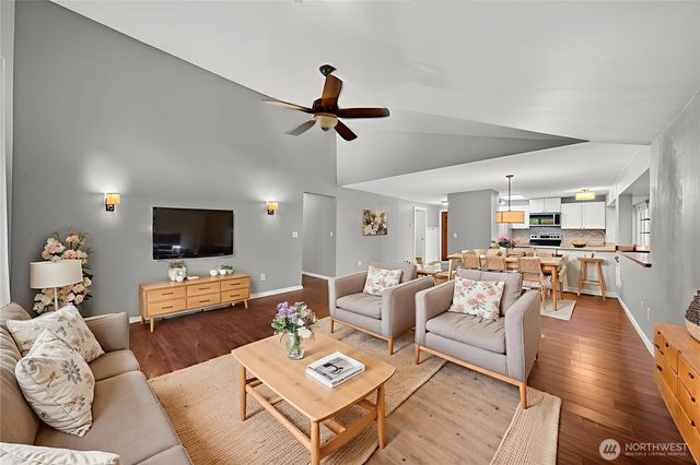 523 Kloshe Way, La Conner, WA 98257