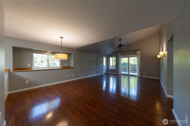 523 Kloshe Way, La Conner, WA 98257