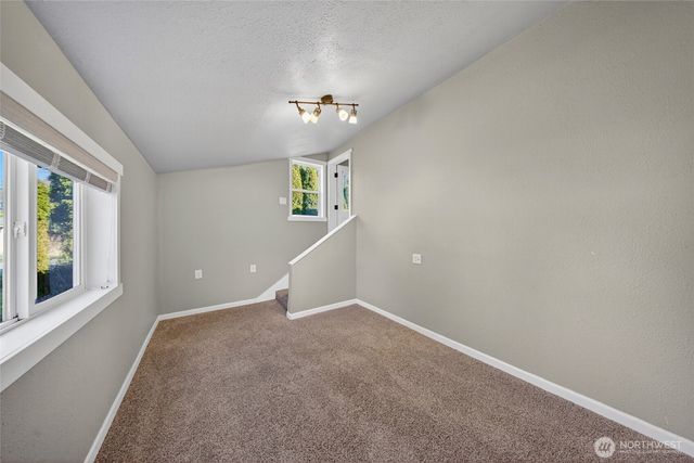 523 Kloshe Way, La Conner, WA 98257