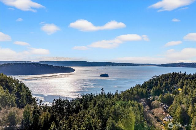 523 Kloshe Way, La Conner, WA 98257