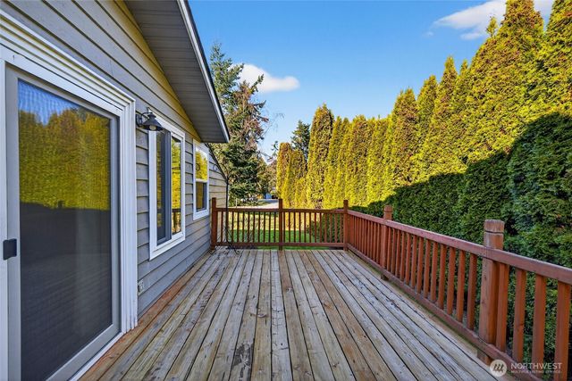 523 Kloshe Way, La Conner, WA 98257