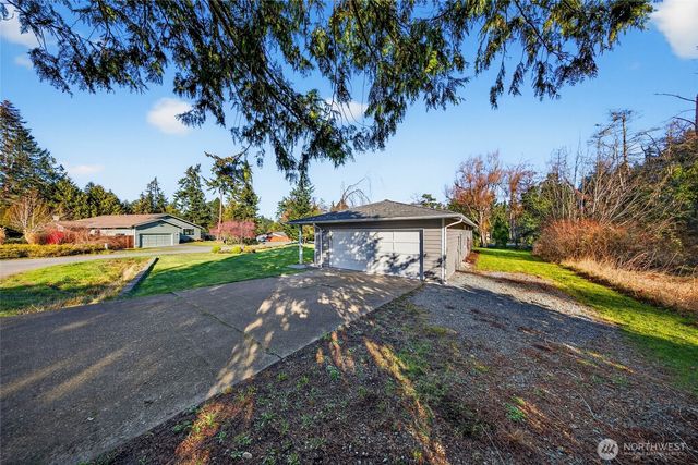 523 Kloshe Way, La Conner, WA 98257