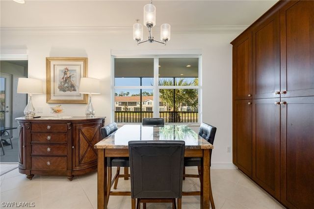 6553 Monterey PT 204, Naples, FL 34105