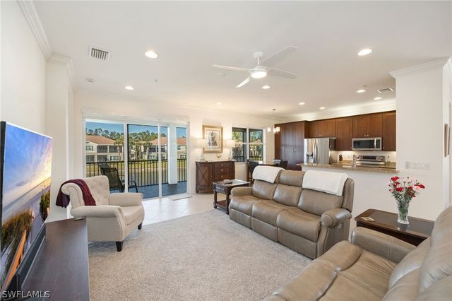 6553 Monterey PT 204, Naples, FL 34105