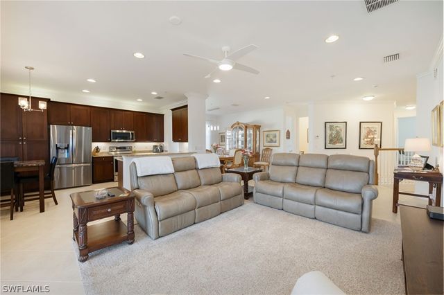 6553 Monterey PT 204, Naples, FL 34105