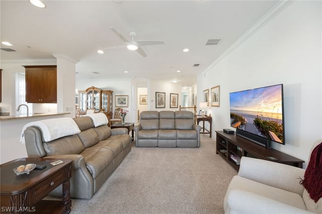 6553 Monterey PT 204, Naples, FL 34105